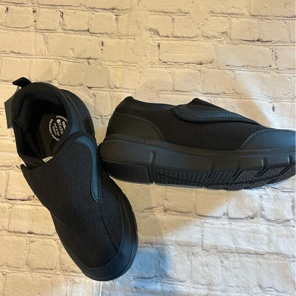 Men's Diabetic Slip-On Shoes - Picture 9 of 10